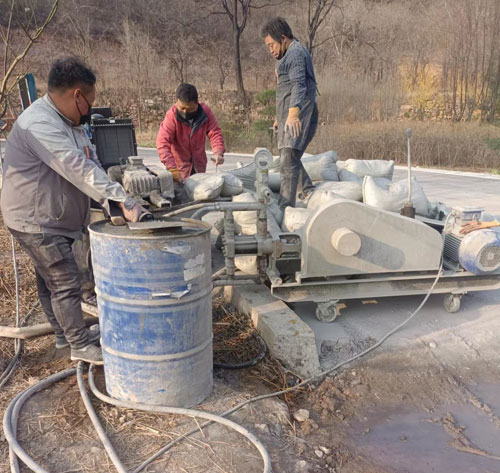 明山路面下沉注浆